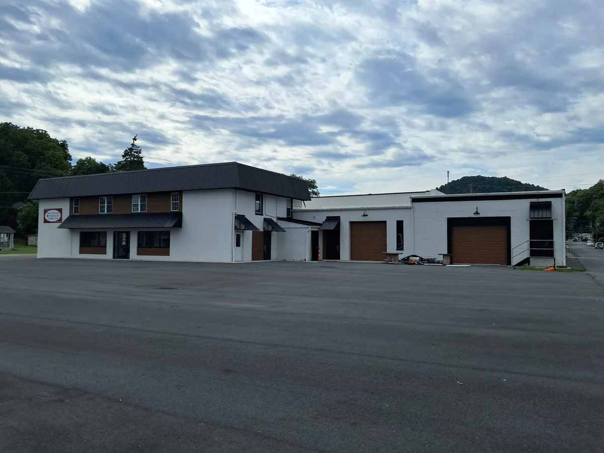 Industrial building on Commerce Street in Marion, Virginia